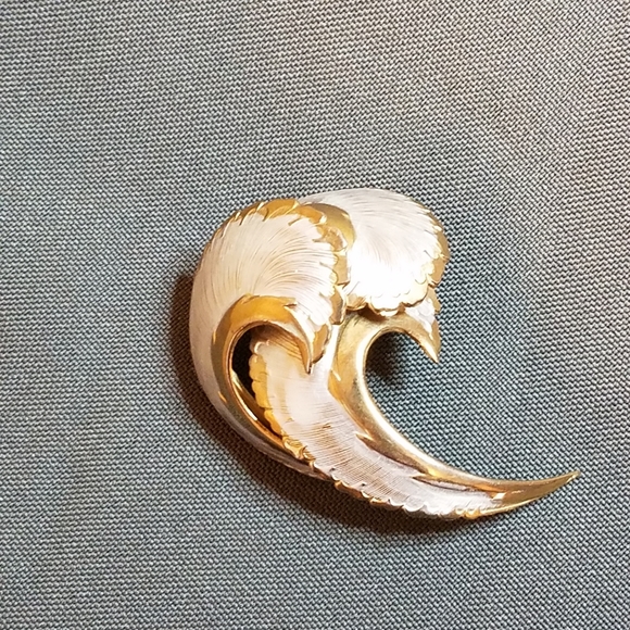 VTG Coro brooch brushed silver on gold tones seashell - Picture 3 of 9